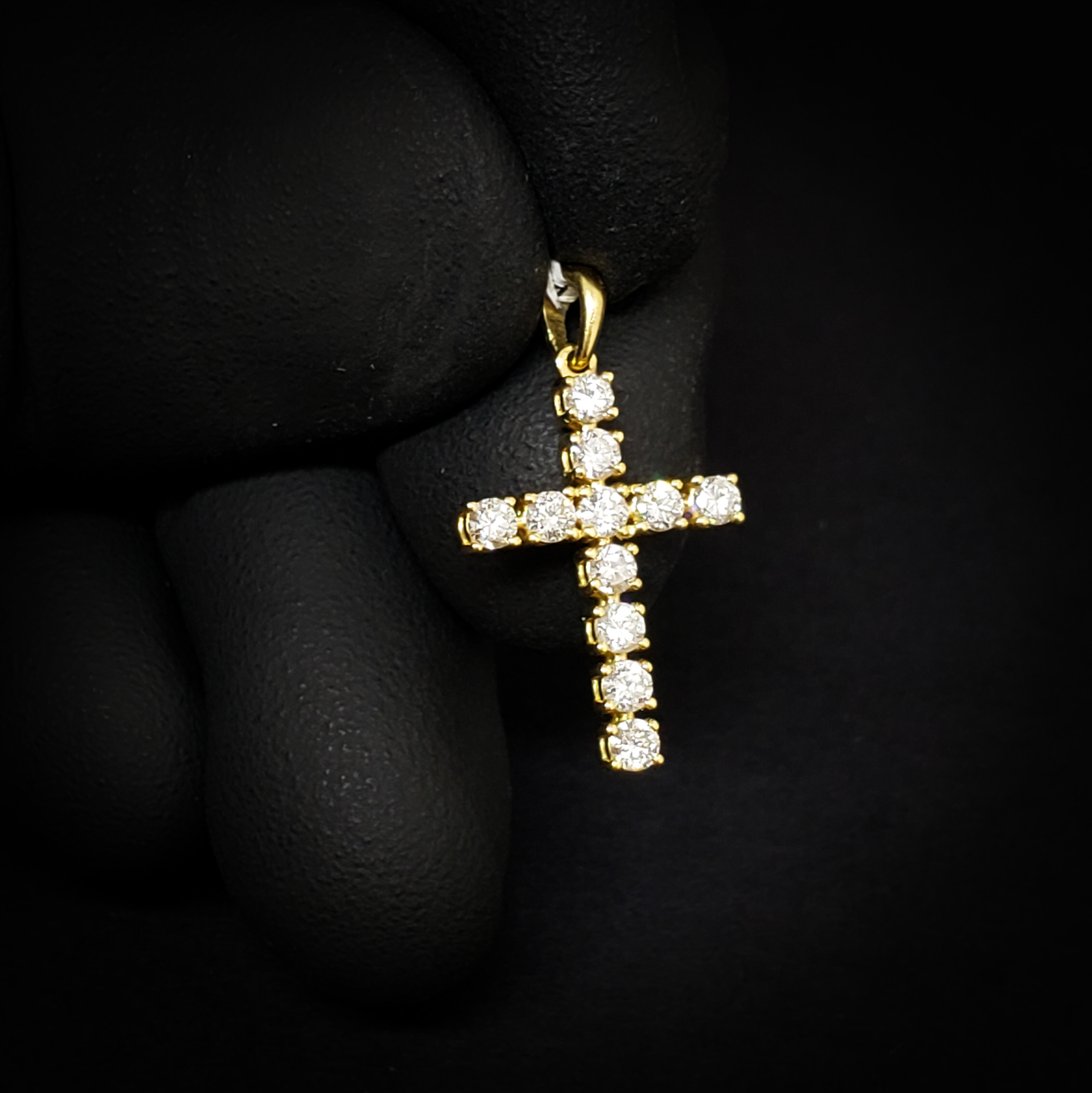 cruz-ouro-18k-diamantes-1A
