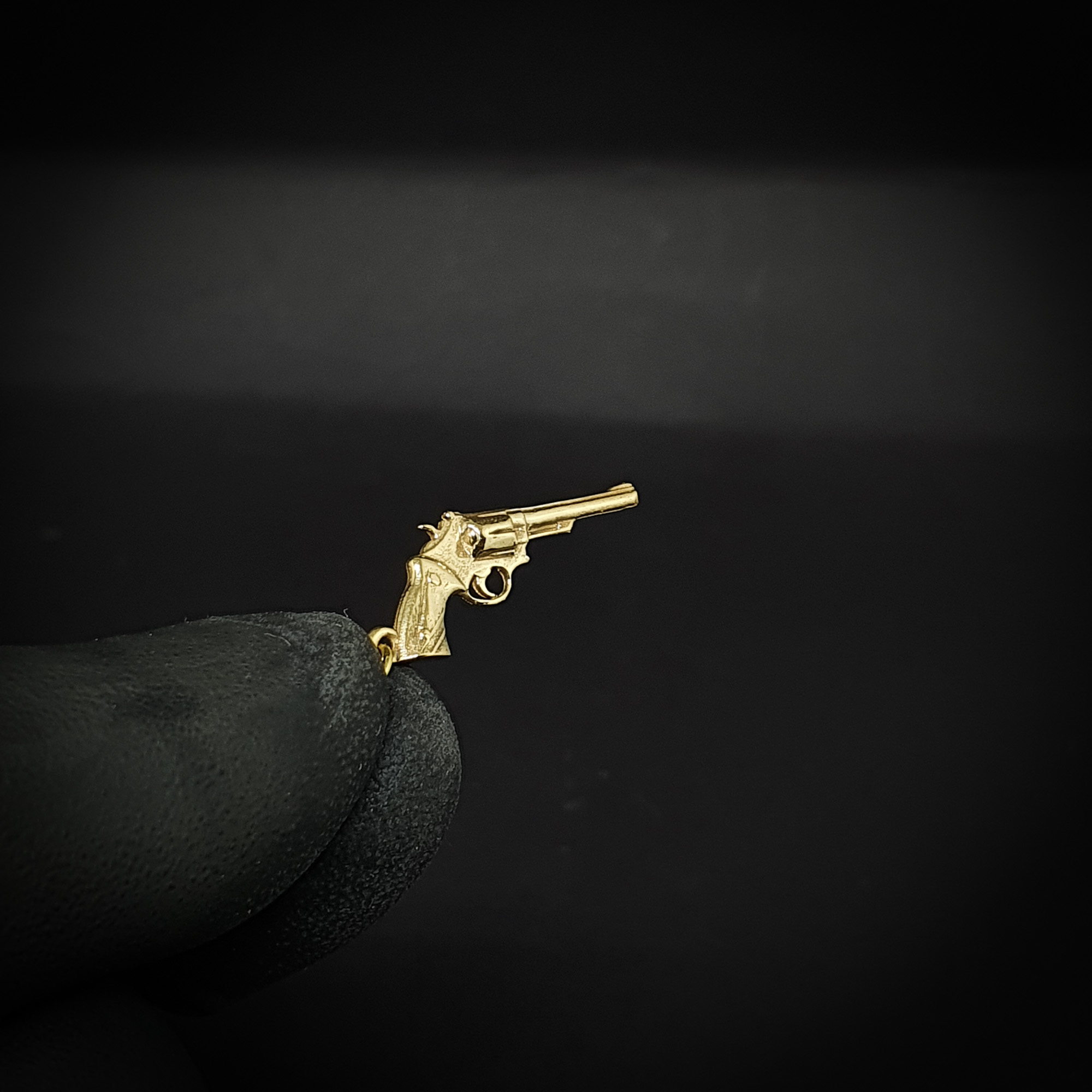 pingente-revolver-magnum-ouro-18k-4A